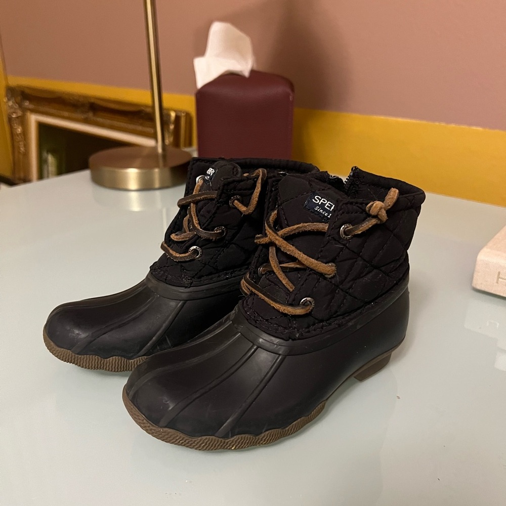 Sperry Kids saltwater Black Quilted Rain Boots